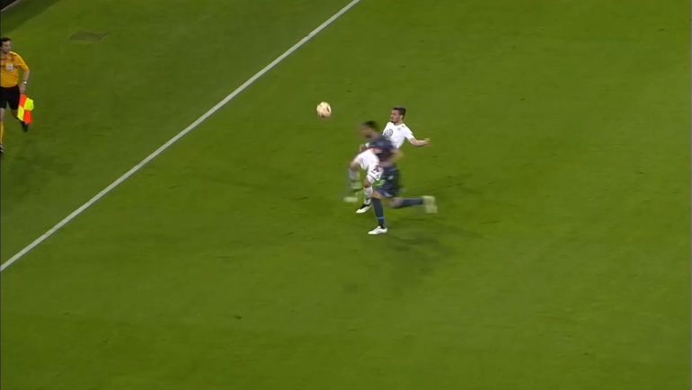 Нарушение Даниэля Калиджури против Мигеля Бритоса. Нарушение Даниэля Калиджури против Мигеля Бритоса.