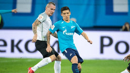 В новом году Антон ЗАБОЛОТНЫЙ (слева) будет играть в одной команде с Матиасом КРАНЕВИТТЕРОМ и другими партнерами по "Зениту".