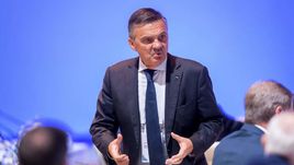 Президент ИИХФ Рене ФАЗЕЛЬ.