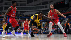 Пятница. Москва. ЦСКА – "Маккаби" – 101:86. Армейцы уверенно победили своего соперника.