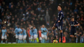 Сегодня. Манчестер. "Манчестер Сити" - "Тоттенхэм" - 4:1. "Горожане" одержали в премьер-лиге 16-ю победу кряду.