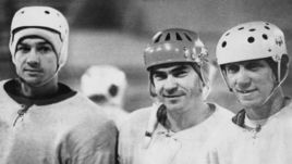 Супертройка из "Локомотива" 60-х: Валентин КОЗИН - Виктор ЯКУШЕВ - Виктор ЦЫПЛАКОВ (слева направо).