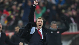 10 декабря. Москва. Тушино. "Спартак" - ЦСКА - 3:0. Главный тренер красно-белых Массимо КАРРЕРА празднует победу в дерби.