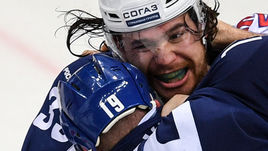 25 декабря 2017 года. Москва. "Динамо" (Москва) - ЦСКА - 2:3 Б. Драка армейца Михаила ПАШНИНА и динамовца Никиты КОМАРОВА.