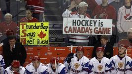 5 января 2011 года. Баффало. Канада – Россия – 3:5. Болельщики "Кленовых" за скамейкой команды Валерия БРАГИНА напрасно "давили" на россиян – тем удался фантастический камбэк в третьем периоде.