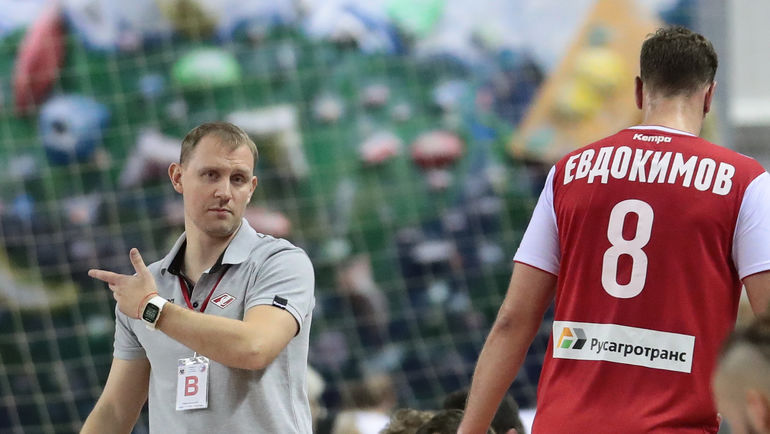 Василий ФИЛИППОВ. Фото Василий ПОНОМАРЕВ Василий ФИЛИППОВ. Фото Василий ПОНОМАРЕВ