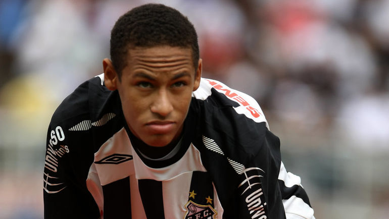 НЕЙМАР получил свой первый вызов в сборную Бразилии в 17 лет. Фото AFP НЕЙМАР получил свой первый вызов в сборную Бразилии в 17 лет. Фото AFP