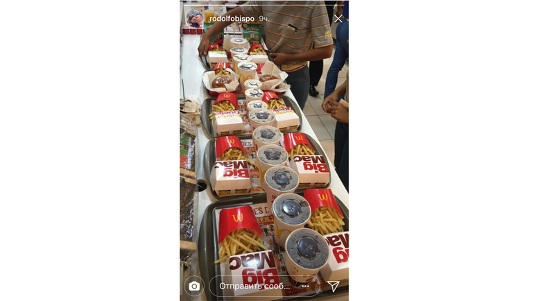 РОДОЛФУ заглянул в Макдональдс. Фото instagram.com/ РОДОЛФУ заглянул в Макдональдс. Фото instagram.com/