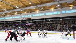 Четверг. Баффало. Россия - Швейцария - 5:2. Россияне одержали первую победу на молодежном чемпионате мира.