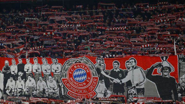 В среднем на матчах бундеслиги в текущем сезоне собирается по 44 340 зрителей. Фото REUTERS В среднем на матчах бундеслиги в текущем сезоне собирается по 44 340 зрителей. Фото REUTERS