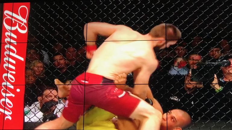 Хабиб НУРМАГОМЕДОВ - Эдсон БАРБОЗА. Хабиб НУРМАГОМЕДОВ - Эдсон БАРБОЗА.