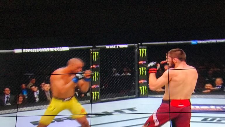 Хабиб НУРМАГОМЕДОВ - Эдсон БАРБОЗА. Хабиб НУРМАГОМЕДОВ - Эдсон БАРБОЗА.