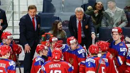 Сегодня. Баффало. Россия - Швеция - 3:4 Б. Валерий БРАГИН (слева) и его команда теперь сыграют с хозяевами МЧМ-2018.