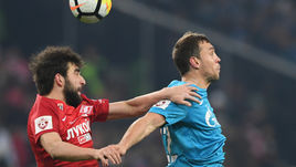 "Спартак" Георгия ДЖИКИЯ (слева) и "Зенит" Артема ДЗЮБЫ в чемпионате-2017/18 обменялись двумя яркими победами. Какой у клубов и игроков получится весна?