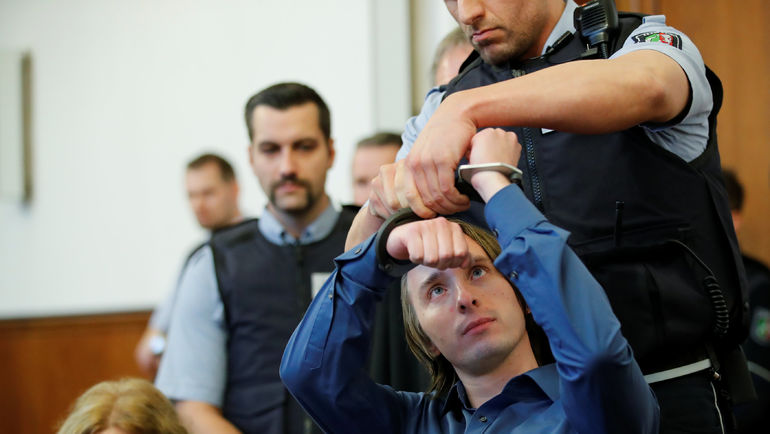 21 декабря 2017 года. Дортмунд. Начало судебного заседания по делу Сергея В. Фото AFP 21 декабря 2017 года. Дортмунд. Начало судебного заседания по делу Сергея В. Фото AFP