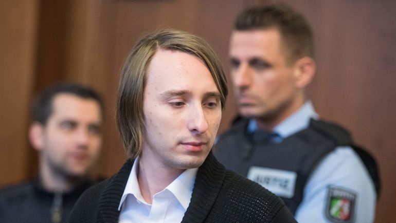 8 января. Дортмунд. Сергей В. делает признание. Фото AFP 8 января. Дортмунд. Сергей В. делает признание. Фото AFP