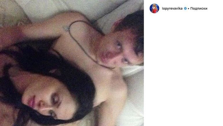 Одна из самых безобидных записей, опубликованных в Инстаграме Виктории Лопыревой в этот вторник. Одна из самых безобидных записей, опубликованных в Инстаграме Виктории Лопыревой в этот вторник.