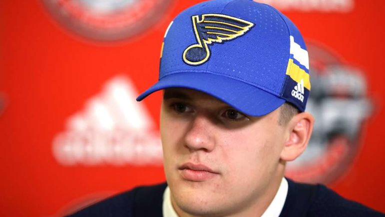 Клим КОСТИН на драфте новичков НХЛ. Фото AFP Клим КОСТИН на драфте новичков НХЛ. Фото AFP