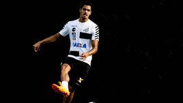 Лукас ВЕРИССИМО.