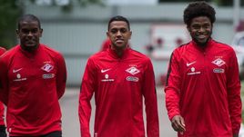 ФЕРНАНДУ (слева), Педро РОША (в центре) и ЛУИЗ АДРИАНУ.