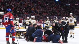 Сегодня. Монреаль. "Монреаль" - "Бостон" - 3:4Б. Филипп ДАНО не может прийти в себя после попадания шайбы.