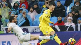 13 января. Мадрид. "Реал" - "Вильярреал" - 0:1. Денис ЧЕРЫШЕВ (справа) разгоняет голевую атаку гостей.