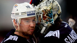 Где продолжит карьеру Сергей МОЗЯКИН (слева)?