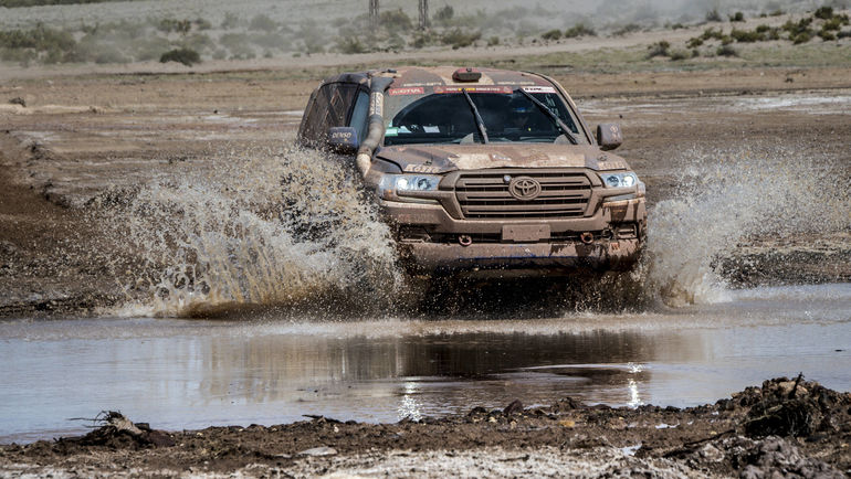 Toyota Land Cruiser 200 Акиры Миуры. Toyota Land Cruiser 200 Акиры Миуры.