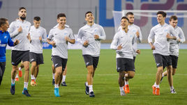 Сразу по прилету в ОАЭ "Зенит" приступил к работе.