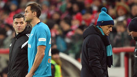 27 ноября 2017 года. Москва. Тушино. "Спартак" - "Зенит" - 3:1. Главный тренер питерцев Роберто МАНЧИНИ (справа) и форвард Артем ДЗЮБА.