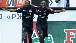 2013 год. Ахмед МУСА (слева) и ВАГНЕР ЛАВ в составе ЦСКА.