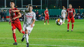 Вчера. Дубай. "Спартак" - "Шанхай Шанган" - 0:1. В игре Сергей ЕРЕМЕНКО.