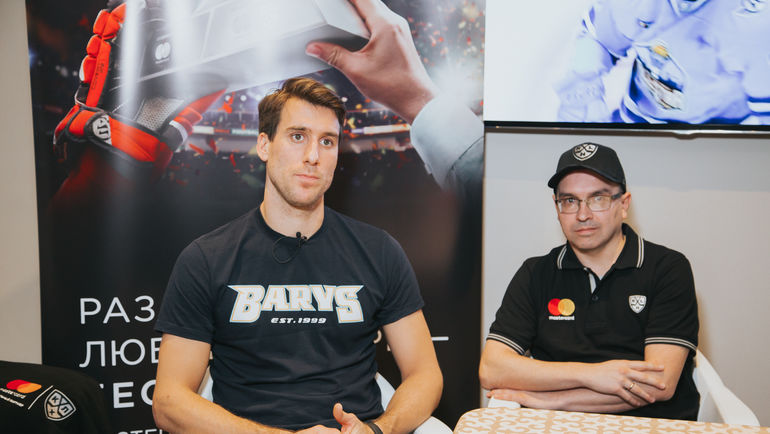 Найджел ДОУС (слева). Найджел ДОУС (слева).