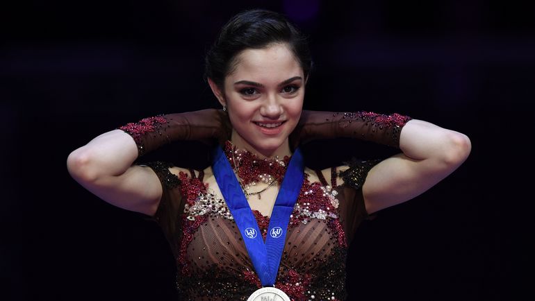Евгения МЕДВЕДЕВА с серебром чемпионата Европы. Фото AFP Евгения МЕДВЕДЕВА с серебром чемпионата Европы. Фото AFP