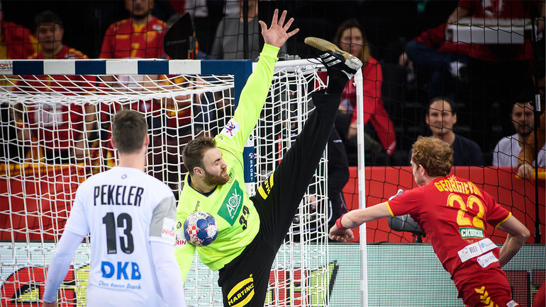 Чудо-растяжка от вратаря сборной Германии Андреаса ВОЛЬФФА. Чудо-растяжка от вратаря сборной Германии Андреаса ВОЛЬФФА.