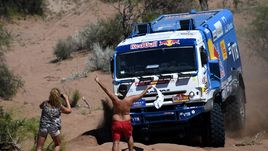 Николаев – трехкратный, Сайнс показал пример сыну. Итоги 40-го "Дакара"