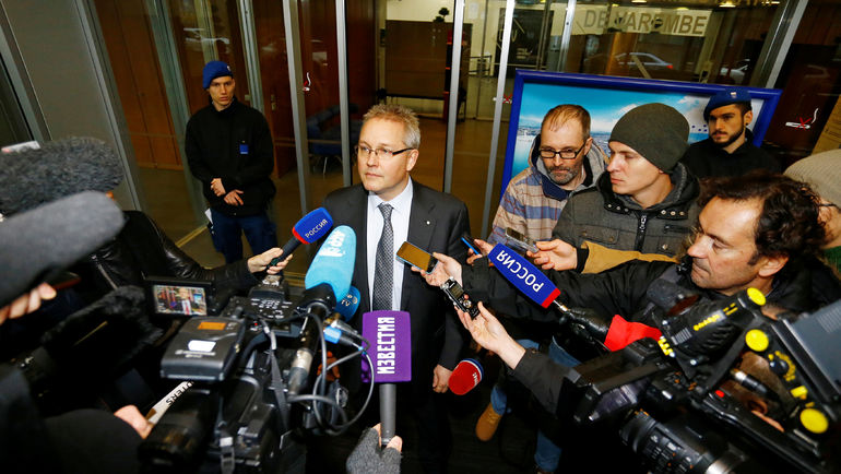 Генеральный секретарь Спортивного арбитражного суда Матье РИБ и российская пресса. Фото REUTERS Генеральный секретарь Спортивного арбитражного суда Матье РИБ и российская пресса. Фото REUTERS