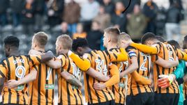 От зоны вылета "Халл" спасается лишь благодаря дополнительным показателям.