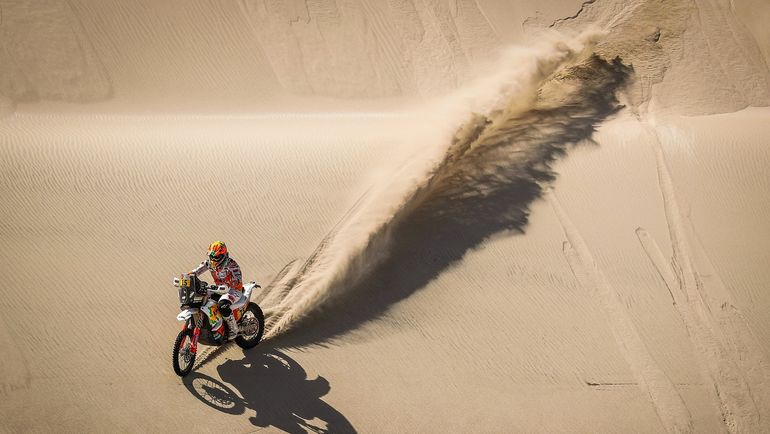 Лая Санц. Лая Санц.