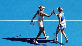 Елена ВЕСНИНА (слева) и Екатерина МАКАРОВА - в финале Australian Open.
