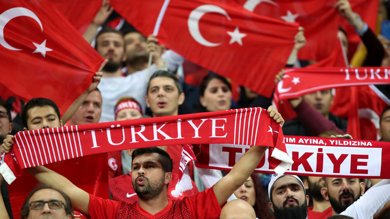 Непопадание сборной на чемпионат мира-2018 стало для Турции настоящим шоком. Фото REUTERS Непопадание сборной на чемпионат мира-2018 стало для Турции настоящим шоком. Фото REUTERS