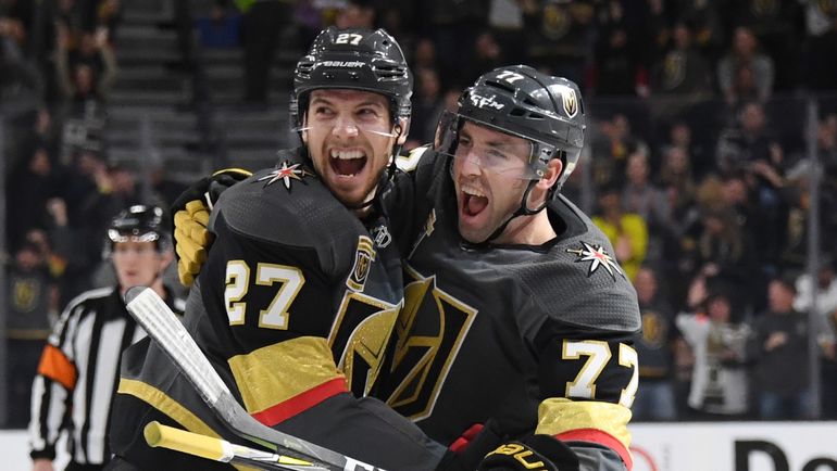 Ши ТЕОДОР (№27) и Бред ХАНТ. Фото AFP Ши ТЕОДОР (№27) и Бред ХАНТ. Фото AFP