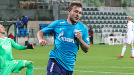 22 января. Дубай. "Зенит" - "Копенгаген" - 5:0. Только что Андрей ПАНЮКОВ забил один из двух своих голов.