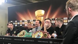 Александр Усик и Майрис Бриедис на пресс-конференции после боя.