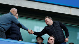 28 января. Лондон. "Челси" - "Ньюкасл" - 3:0. Леонид СЛУЦКИЙ на трибуне "Стэмфорд Бридж".