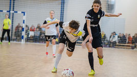 Лидеры несут потери