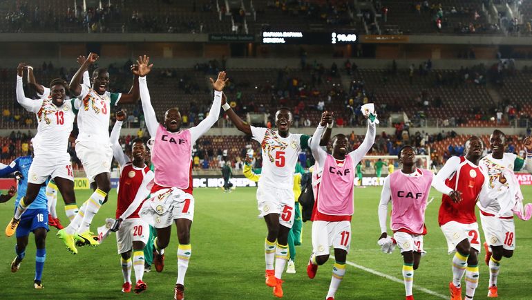 Игроки сборной Сенегала празднуют выход на чемпионат мира. Фото AFP Игроки сборной Сенегала празднуют выход на чемпионат мира. Фото AFP