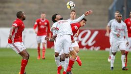 Сегодня. Ла-Линеа-де-ла-Консепсион. "Спартак" - ЦСКА Сф - 0:0. В борьбе за мяч нападающий москвичей Луиз АДРИАНУ.