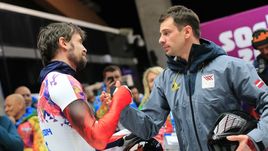 15 февраля 2014 года. Сочи. Мартинс ДУКУРС (справа) поздравляет Александра ТРЕТЬЯКОВА с олимпийским золотом.