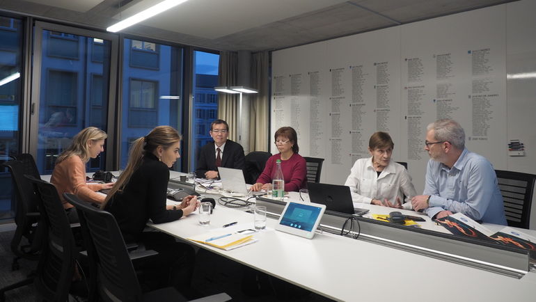 Лозанна. Заседание с участием Алины КАБАЕВОЙ и представителей Международной федерации художественной гимнастики. Фото Петр ПЕСТРЯЕВ Лозанна. Заседание с участием Алины КАБАЕВОЙ и представителей Международной федерации художественной гимнастики. Фото Петр ПЕСТРЯЕВ